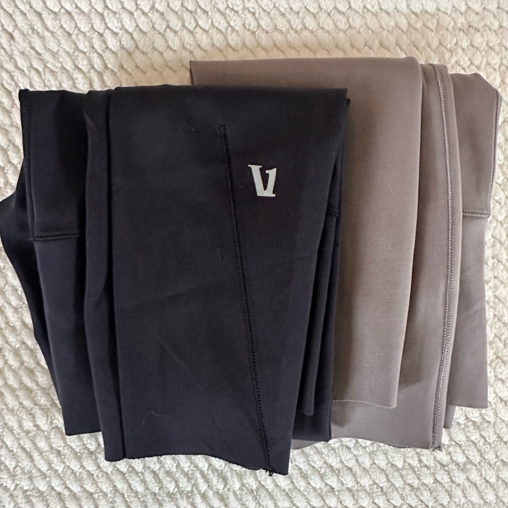 Black and Gray Vuori Evolve Leggings